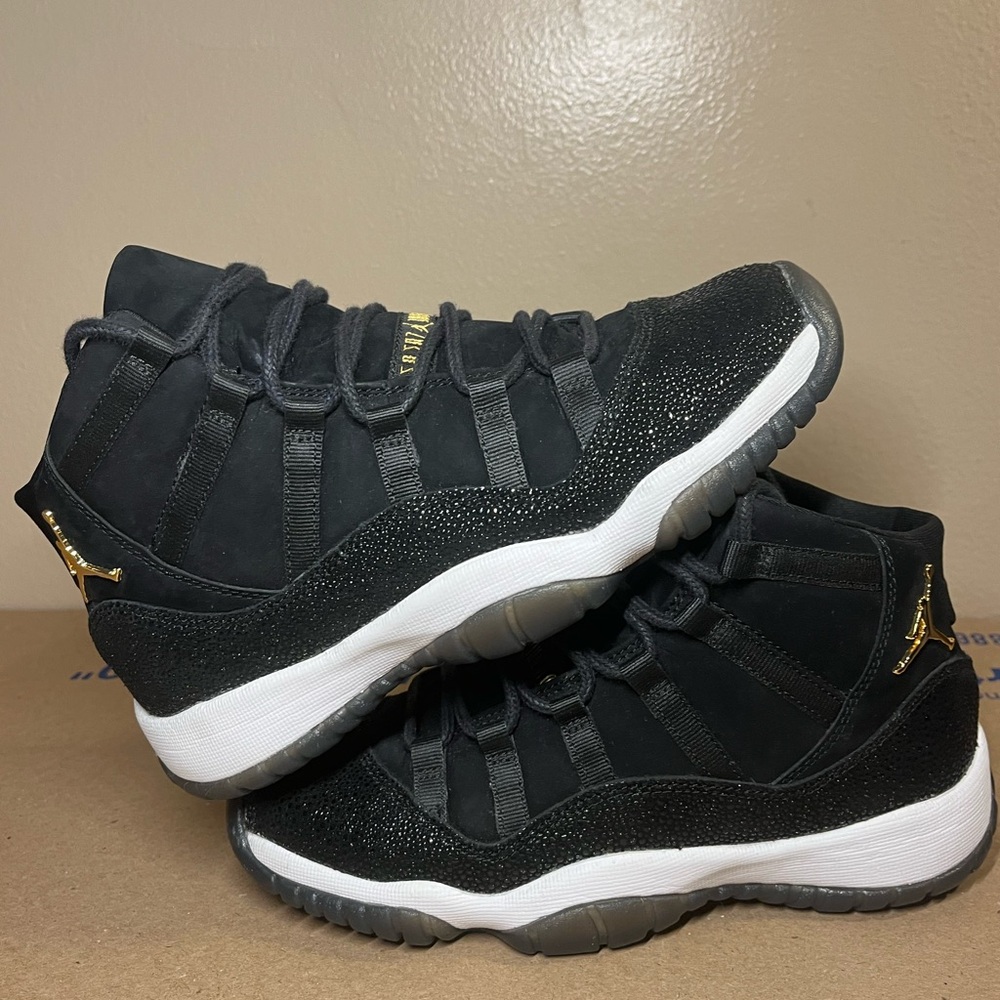 Nike Air Jordan 11 Retro  GS 'Heiress' size 4.5Y

,